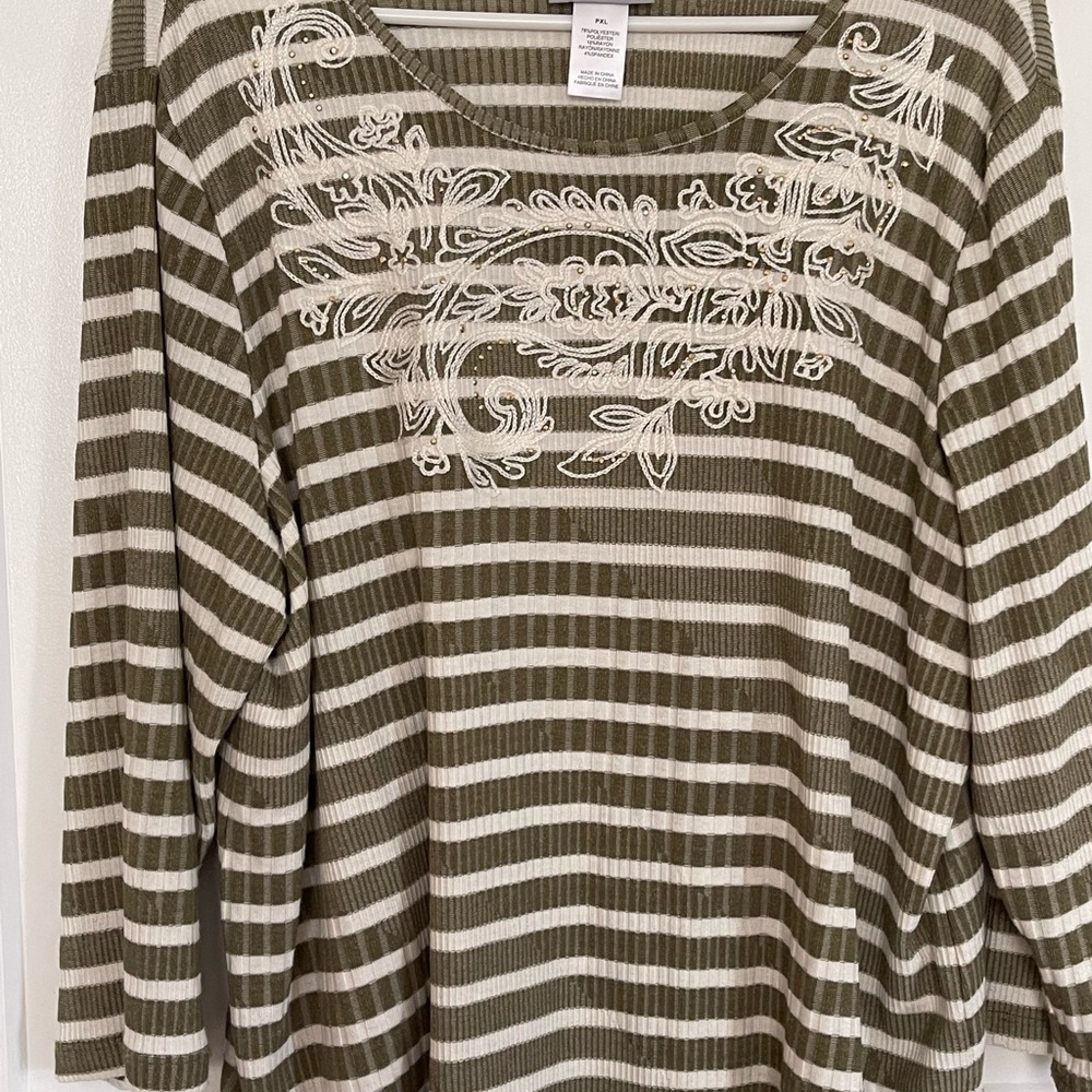 Alfred Dunner Olive and taupe stripped top